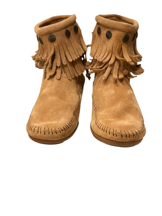 Minnetonka Shoes - Minnetonka Tan Suede  Moccasin Fringe Fall Cozy  Short Boots Zip Closure sz 8.5